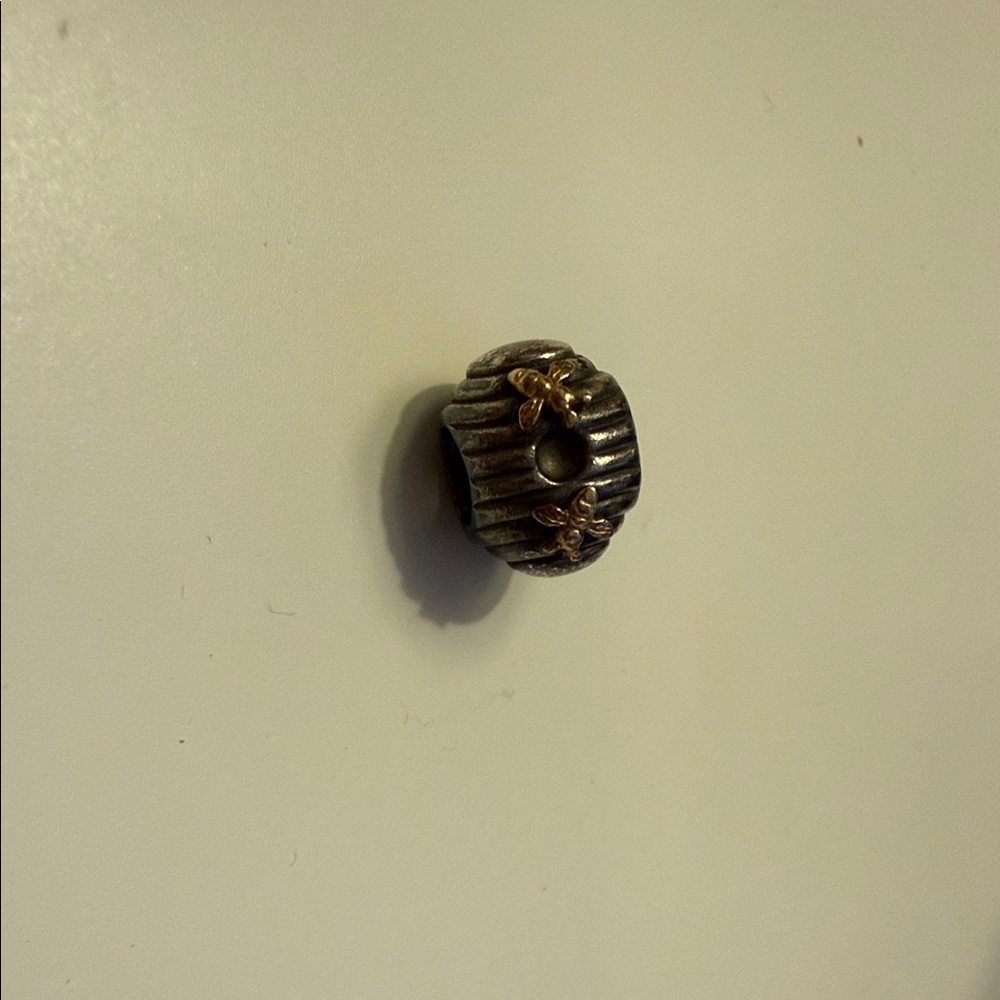 Pandora Beehive charm
